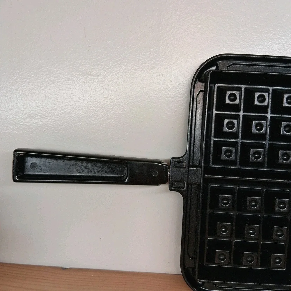 Nordic Ware Belgian Waffler Cast Aluminum‎ Stove Top Waffle Iron USA Made